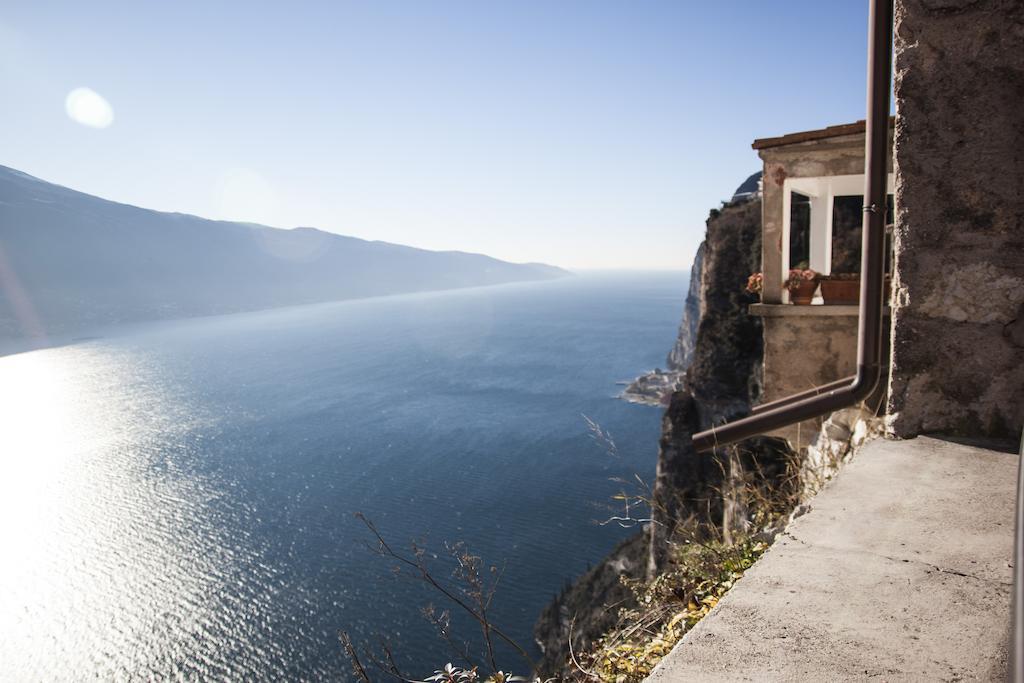 Locanda Al Castelletto Tremosine Luaran gambar